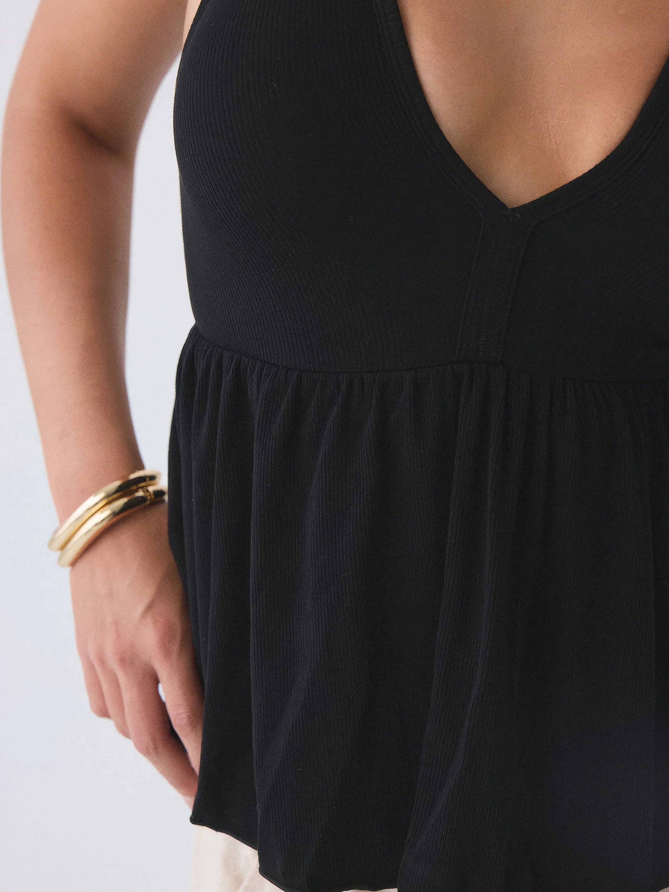 Flowy V-Neck Halter - Image 14