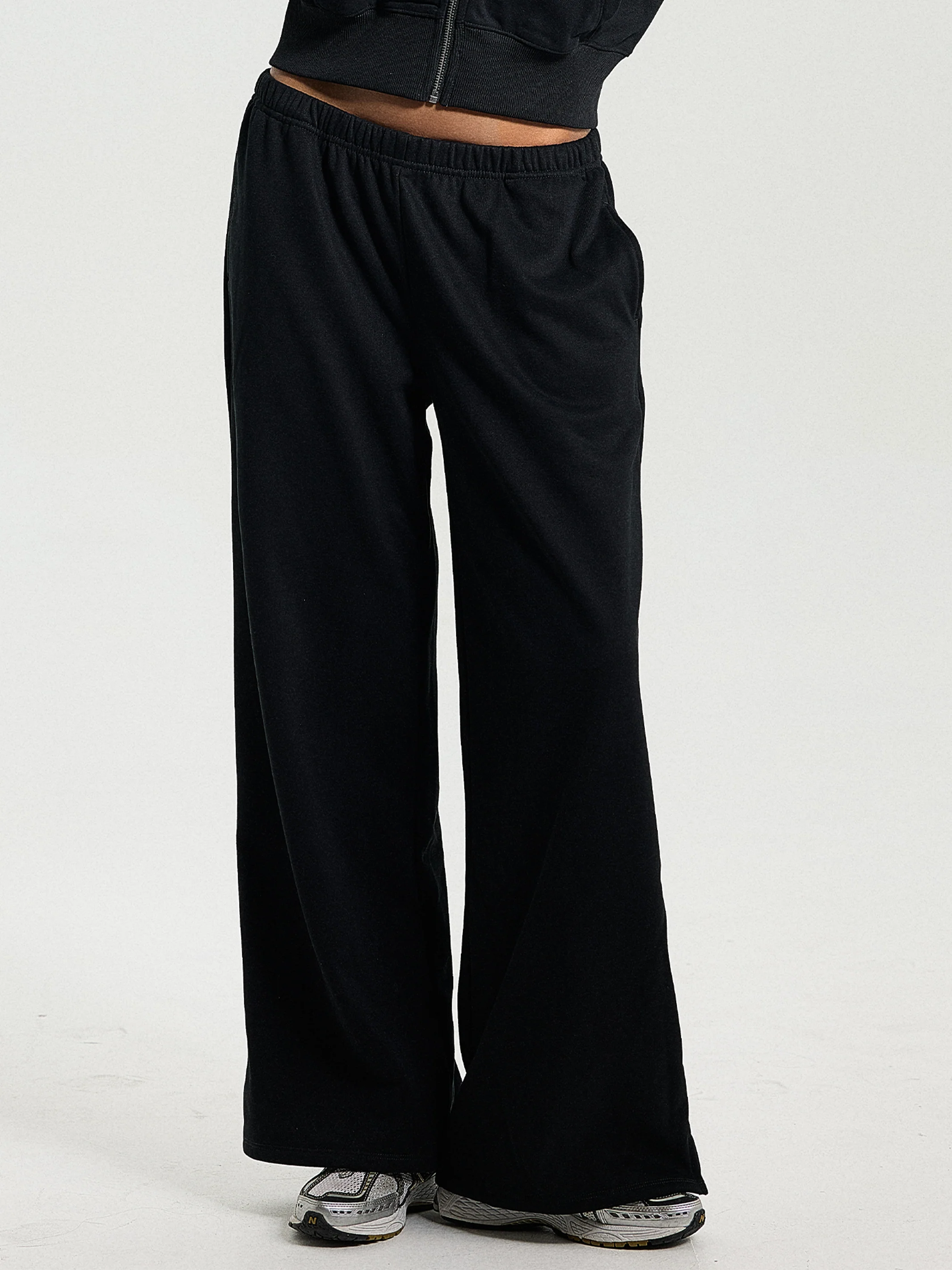 Lightweight Wide Leg Sweat Pants - Image 14