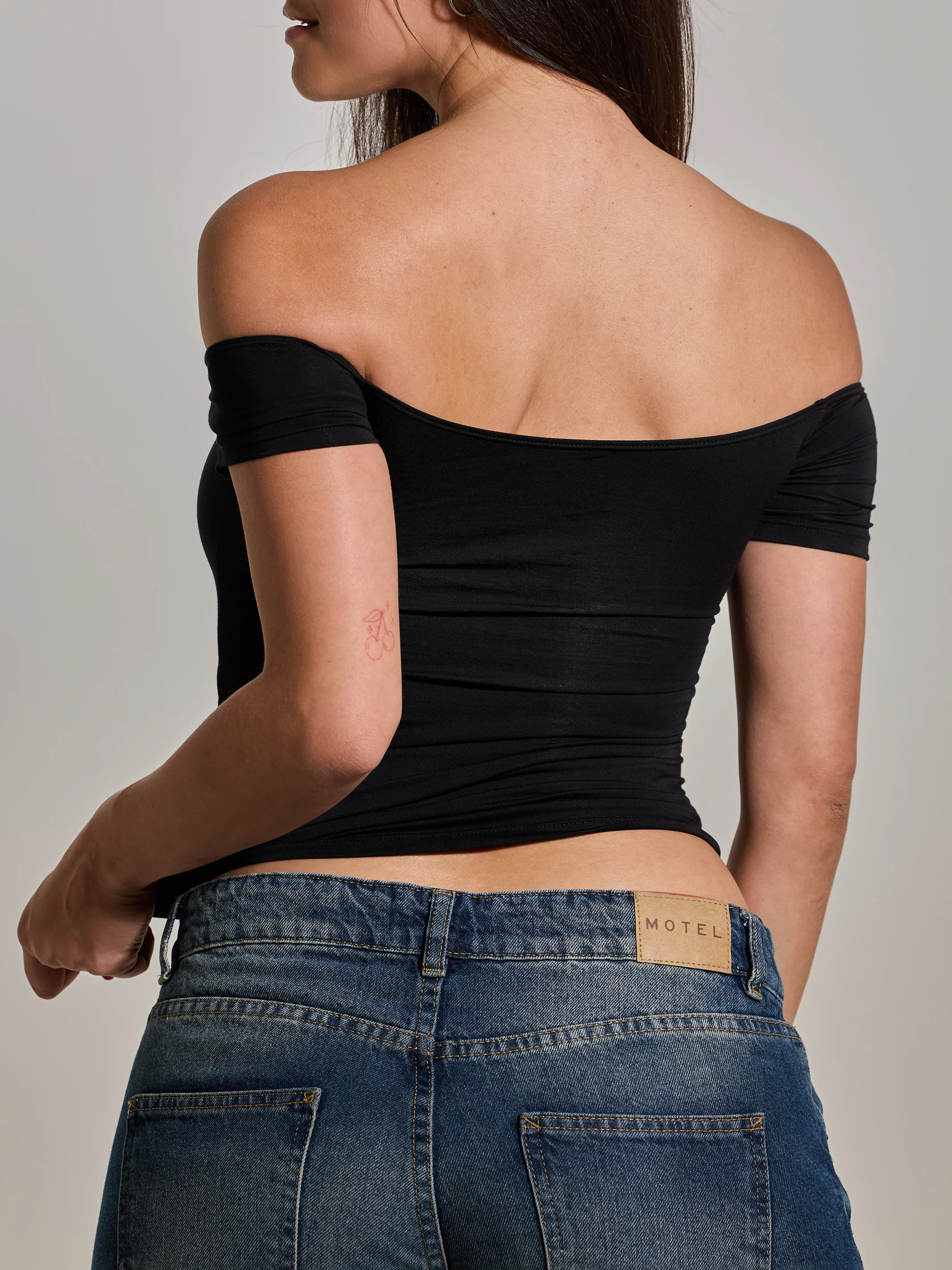 Twist Off The Shoulder Short Sleeve - Image 17